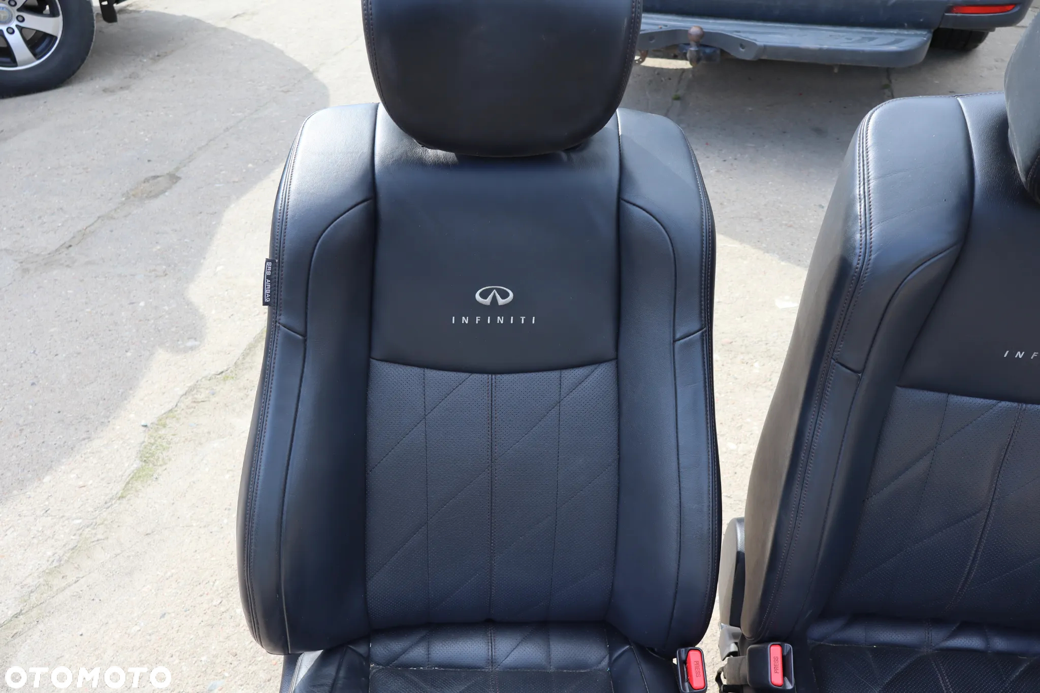 FOTEL FOTELE KANAPA TAPICERKI DRZWI ZAGŁÓWEK TV AUDIOMEDIA SKÓRA INFINITY FX II LIFT QX70S 2012 - 5