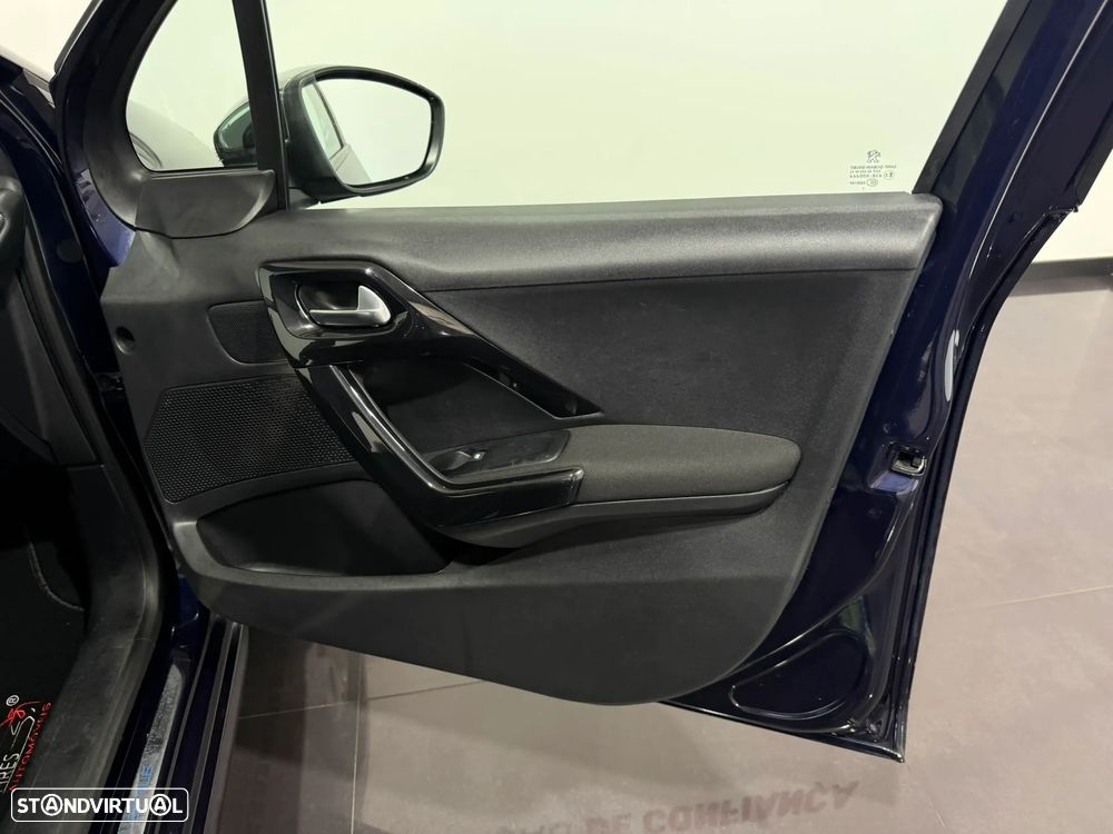 Peugeot 208 1.2 PureTech Style - 40