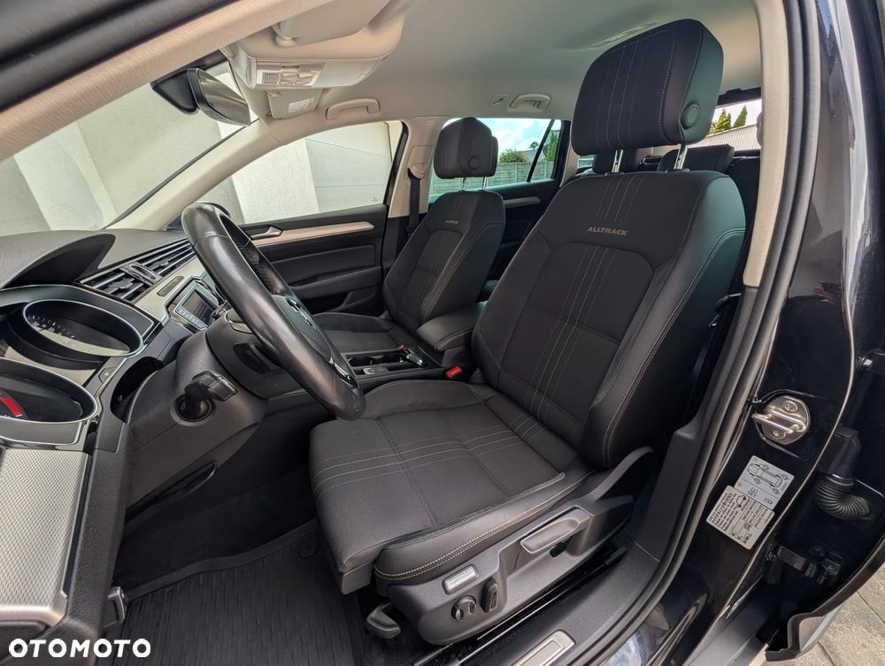 Volkswagen Passat Alltrack 2.0 TDI SCR DSG 4Motion - 11
