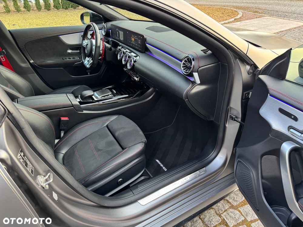 Mercedes-Benz CLA - 24