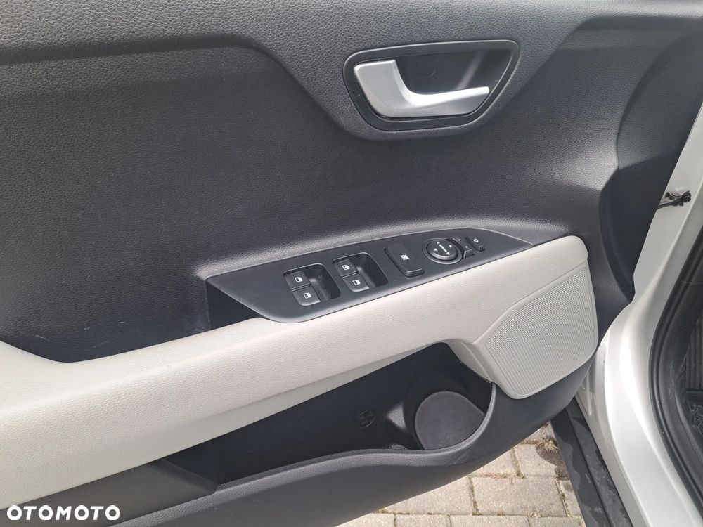 Kia Stonic 1.0 T-GDI MHEV L Business Line - 20