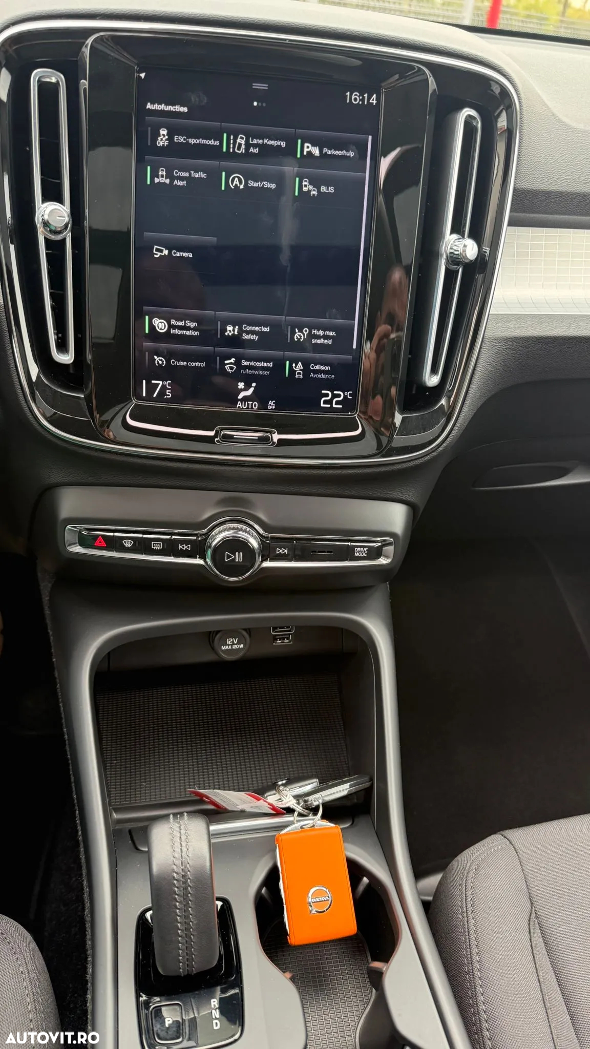 Volvo XC 40 T2 AT8 Momentum - 10