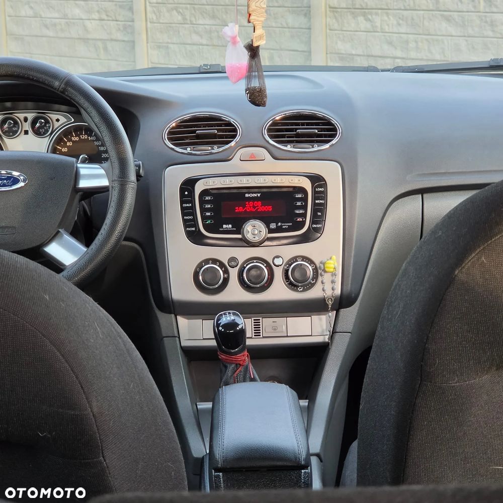 Ford Focus 1.6 Trend - 9