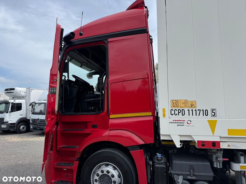 Mercedes-Benz Actros - 16