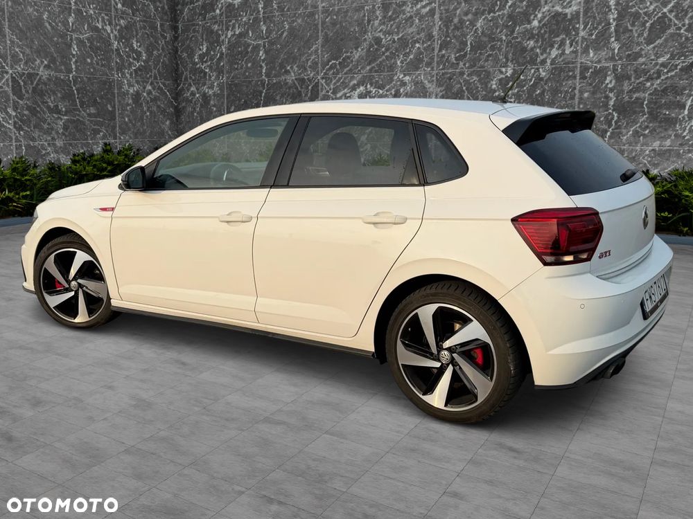 Volkswagen Polo 2.0 TSI DSG GTI - 7