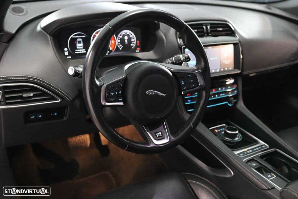 Jaguar F-Pace 25d AWD Aut. R-Sport - 7