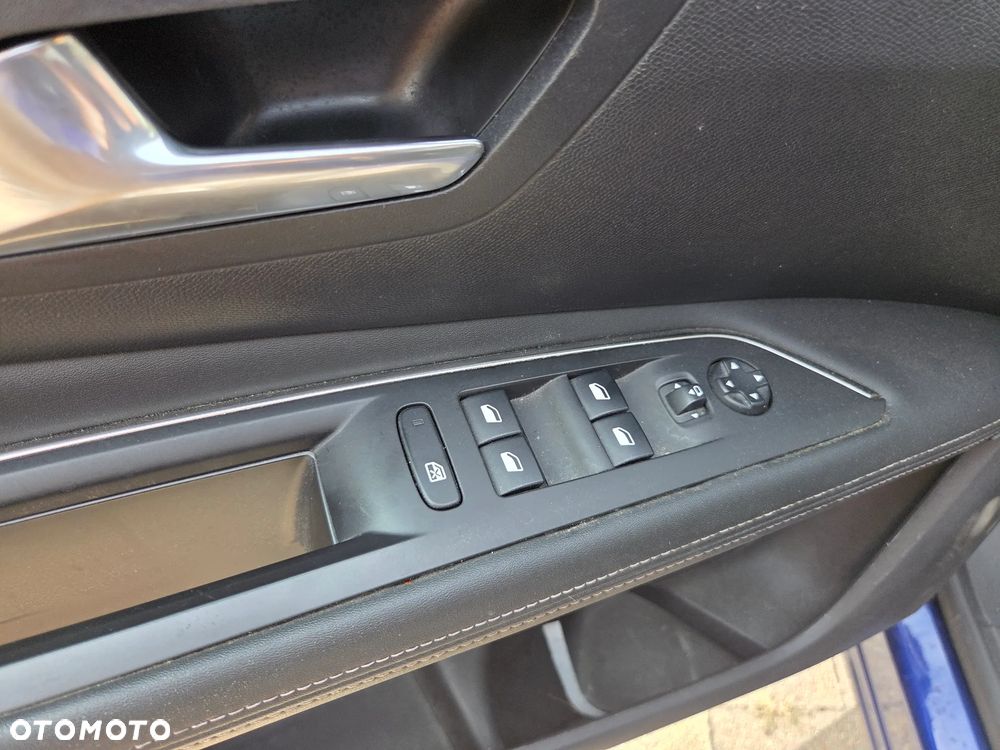 Peugeot 3008 BlueHDi 130 Stop & Start EAT8 Roadtrip - 23