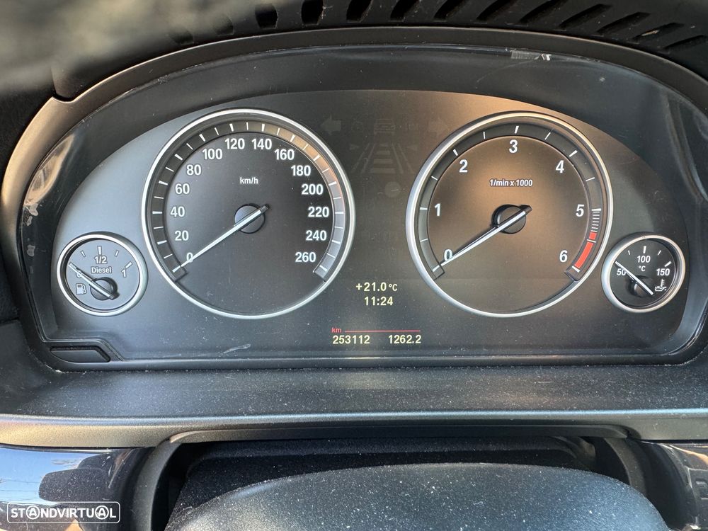 BMW 525 d Exclusive Auto - 9