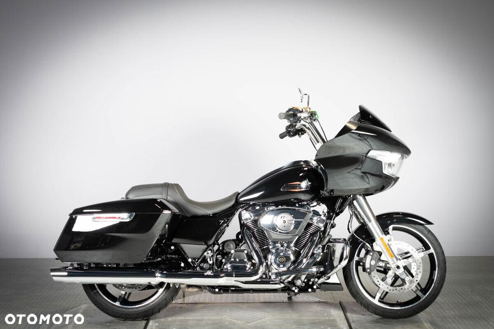 Harley-Davidson Touring Road Glide - 2