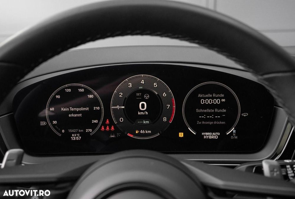 Porsche Cayenne - 35