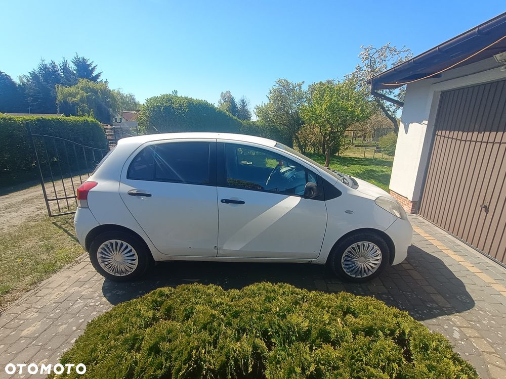 Toyota Yaris - 1