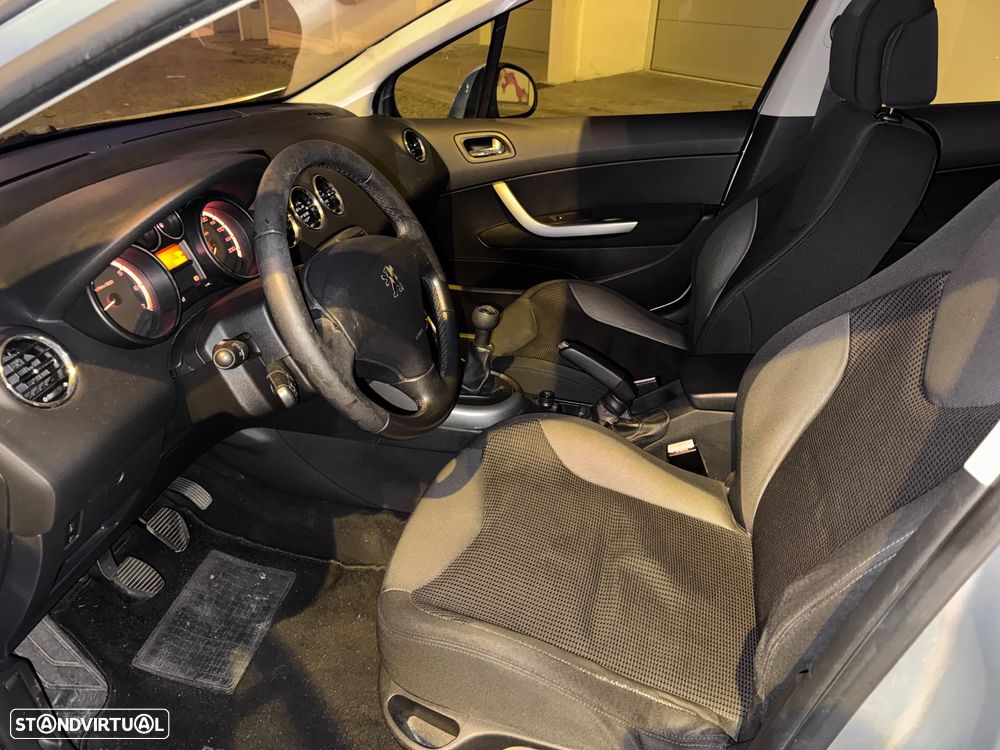 Peugeot 308 1.4 16V Executive - 6