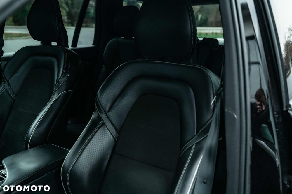 Volvo XC 90 D5 SCR AWD R-Design - 35