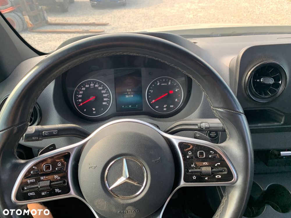 Mercedes-Benz Sprinter - 17