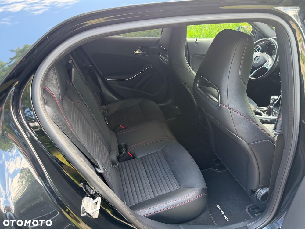 Mercedes-Benz GLA 200 AMG Line - 10