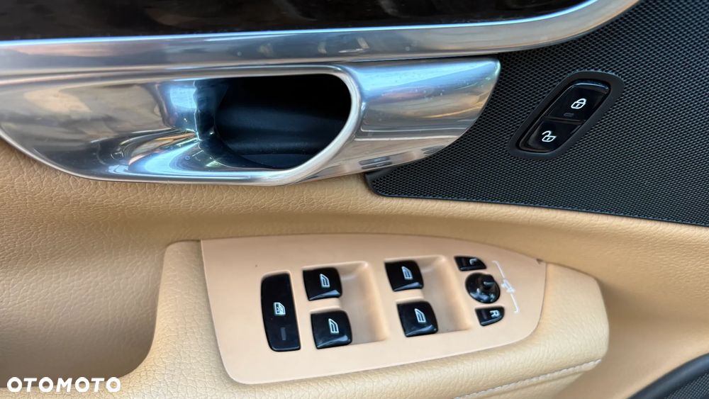 Volvo S90 D4 Momentum - 38