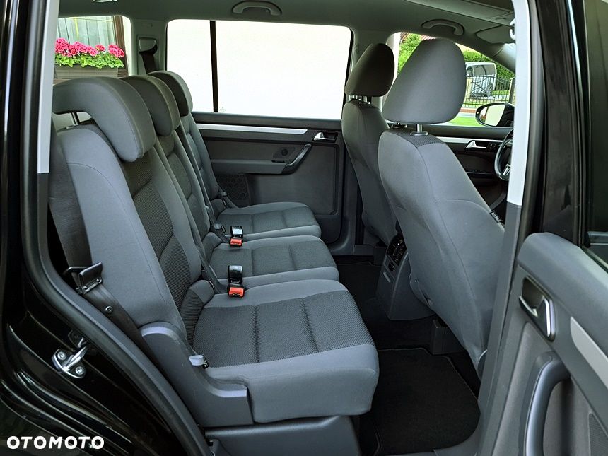 Volkswagen Touran 1.6 TDI DPF BlueMotion Technology Trendline - 22