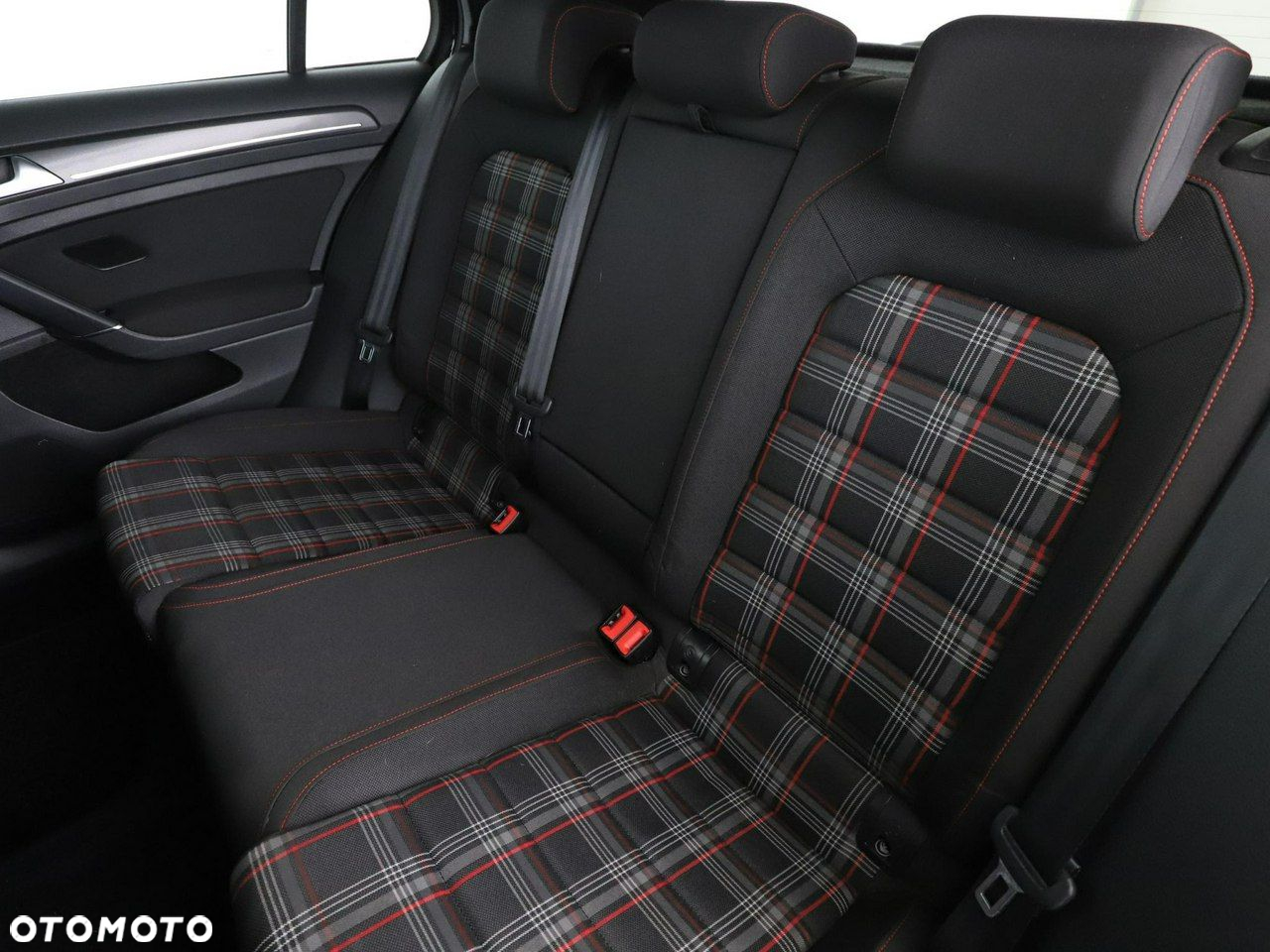 Volkswagen Golf GTI (BlueMotion Technology) Performance - 17