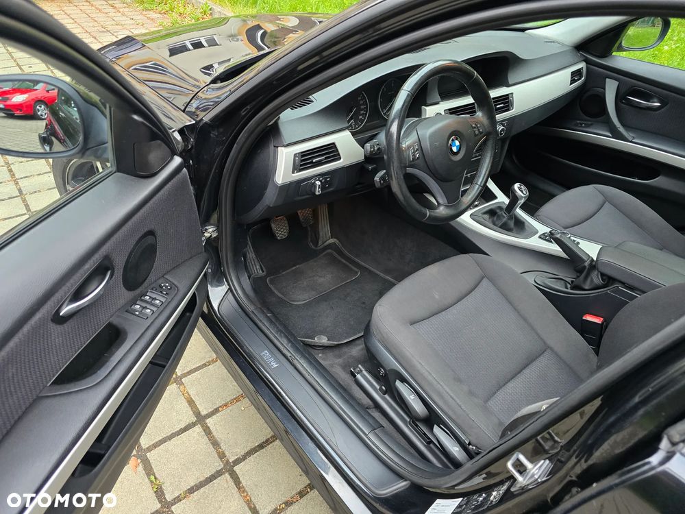 BMW Seria 3 318d Sport Line - 6
