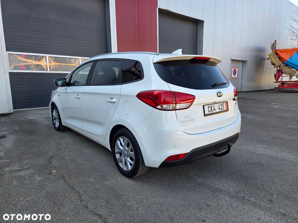Kia Carens - 3