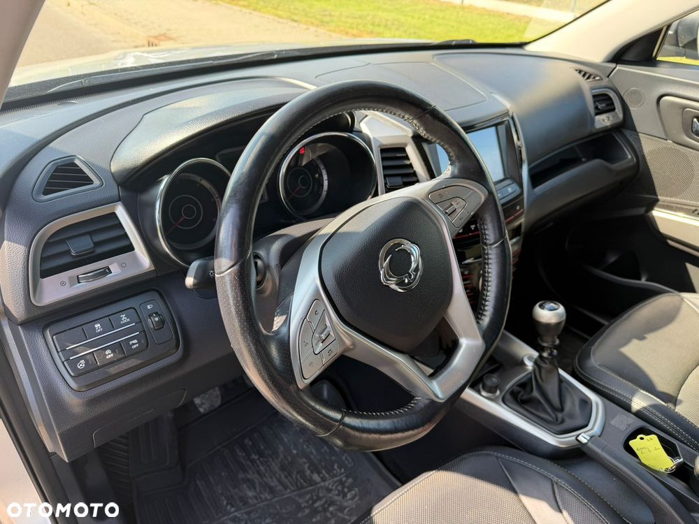 SsangYong/KGM Tivoli e-XDi 160 4WD Start/Stop Crystal - 19