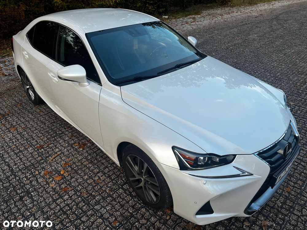 Lexus IS - 4