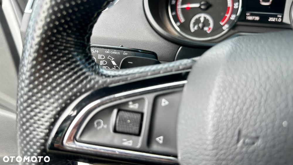 Skoda Octavia 2.0 TDI DSG RS - 20