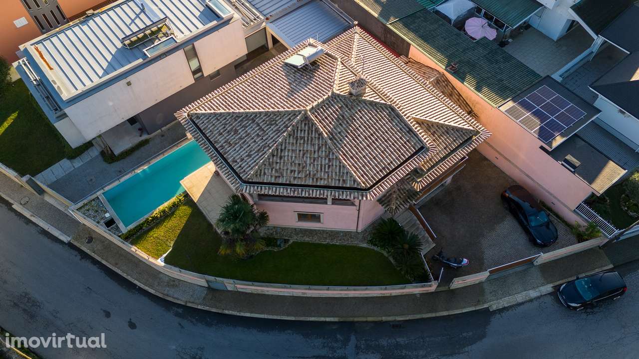 Moradia T3 com piscina em Fiães, Santa Maria da Feira - Grande imagem: 2/56