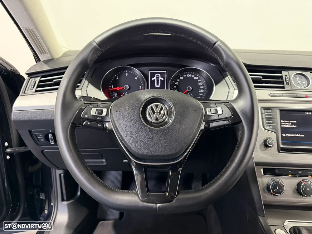 VW Passat Variant 1.6 TDI Confortline - 25
