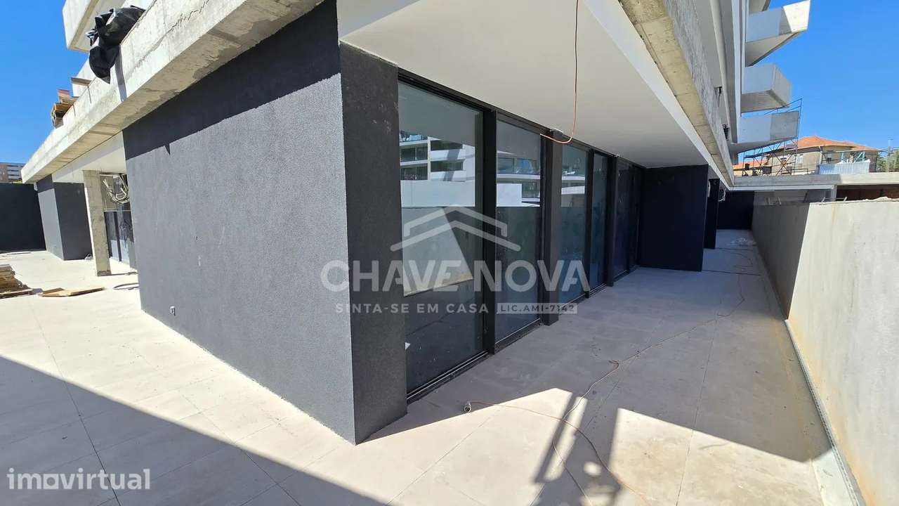 PS - Apartamento T2 com terraço e jardim, situado em Vila Nova de Gaia - Grande imagem: 5/31