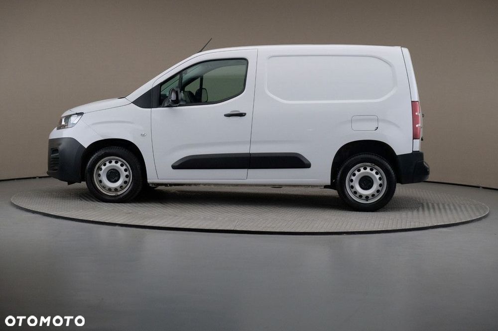 Citroën Berlingo M 1000kg 1.5 Bluehdi 102KM S&S M6 Właścicielem pojazdu jest Ayvens Financial Services Polska - 4