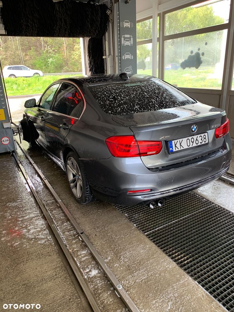 BMW Seria 3 330i GPF xDrive Sport Line Sport - 26