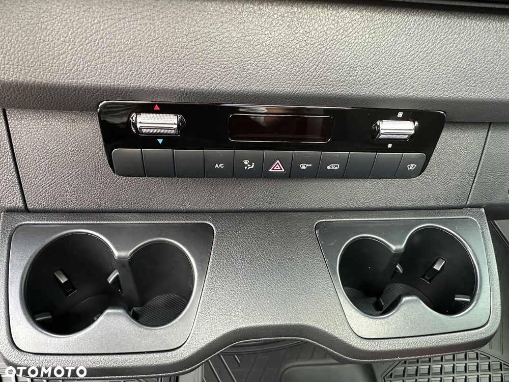 Mercedes-Benz Sprinter - 19