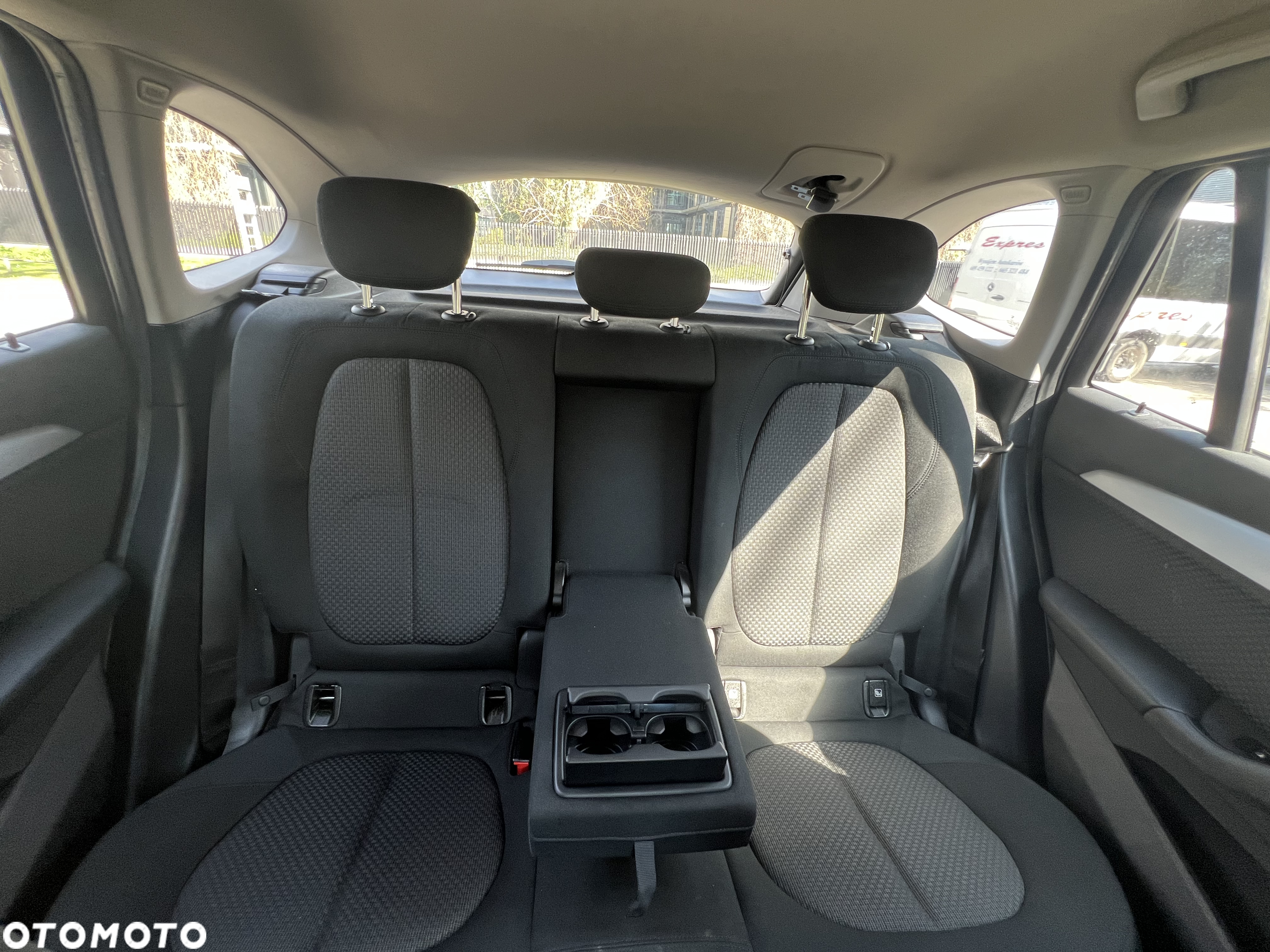BMW X1 sDrive16d - 10