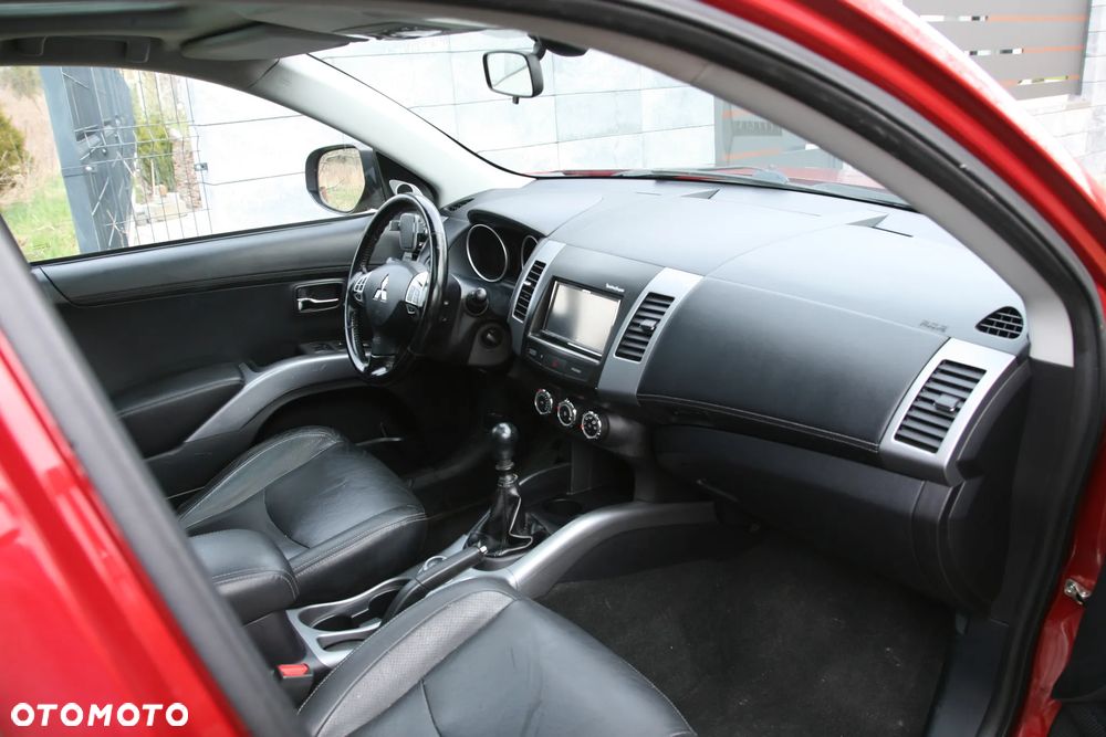 Mitsubishi Outlander 2.0 DID Instyle - 3