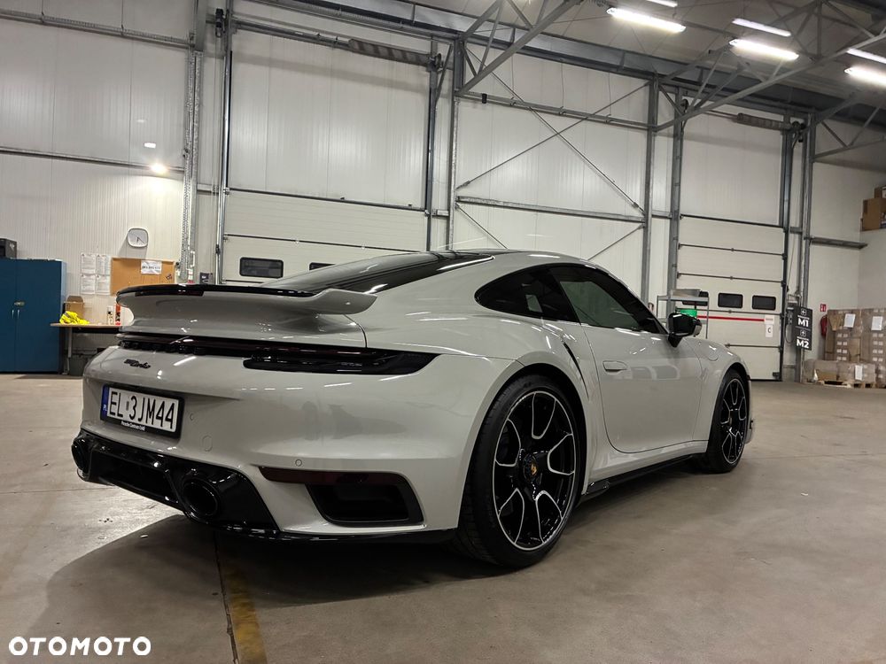 Porsche 911 Turbo - 3