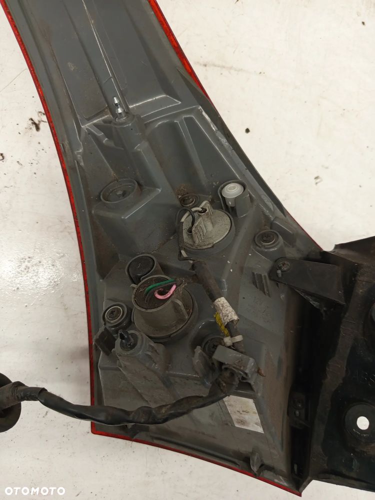 + LAMPA TYL TYLNA PRAWA HYUNDAI I30 II HB - 7