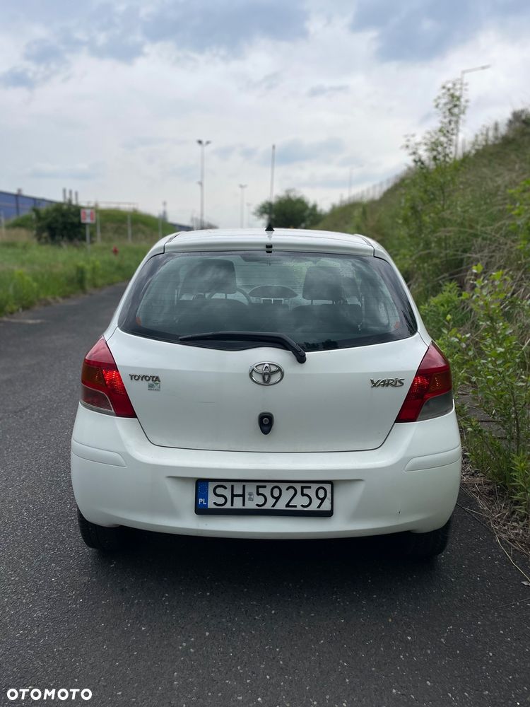 Toyota Yaris 1.4 D-4D Premium - 18
