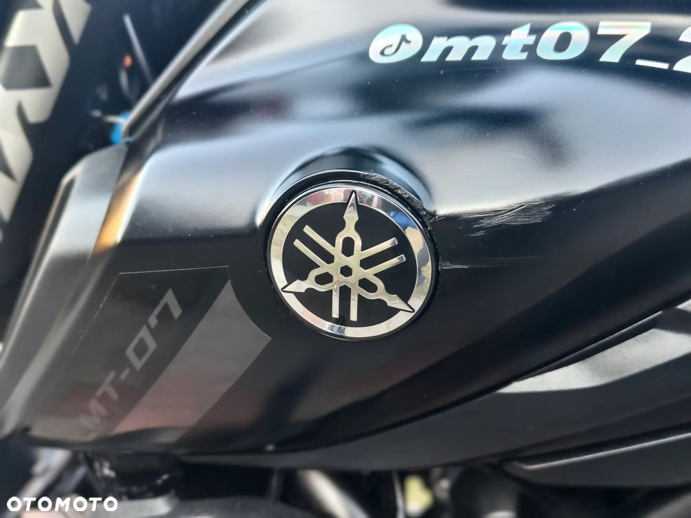 Yamaha MT - 27