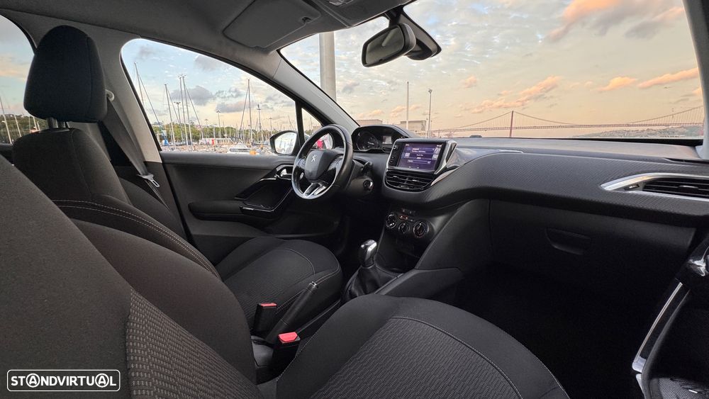 Peugeot 208 1.6 BlueHDi Style - 11
