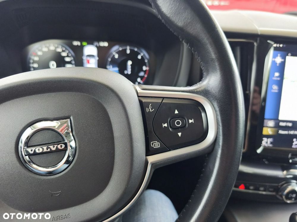 Volvo XC 60 D4 AWD Momentum - 29