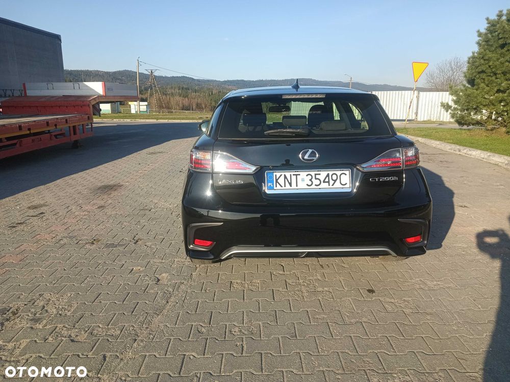 Lexus CT - 4