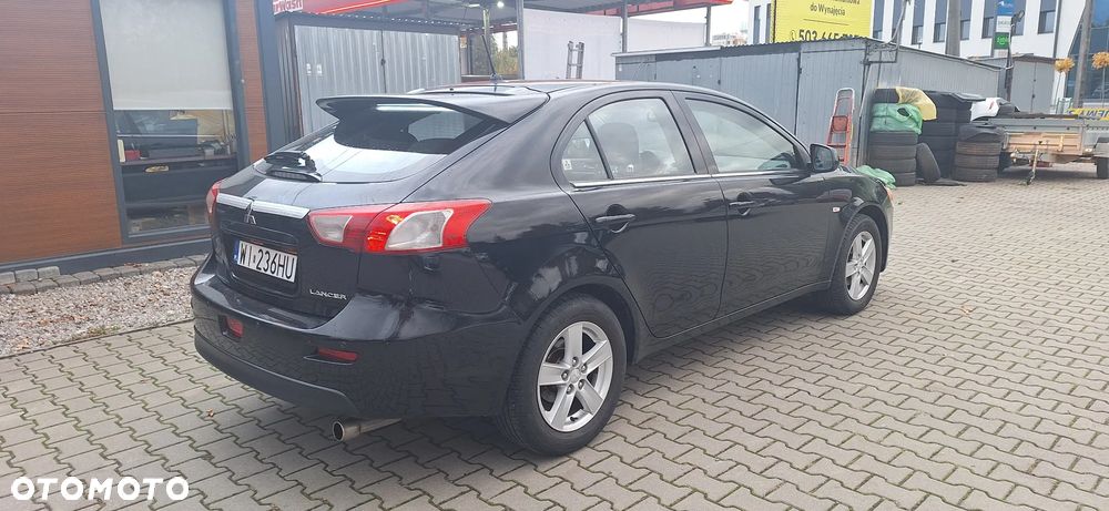 Mitsubishi Lancer - 10
