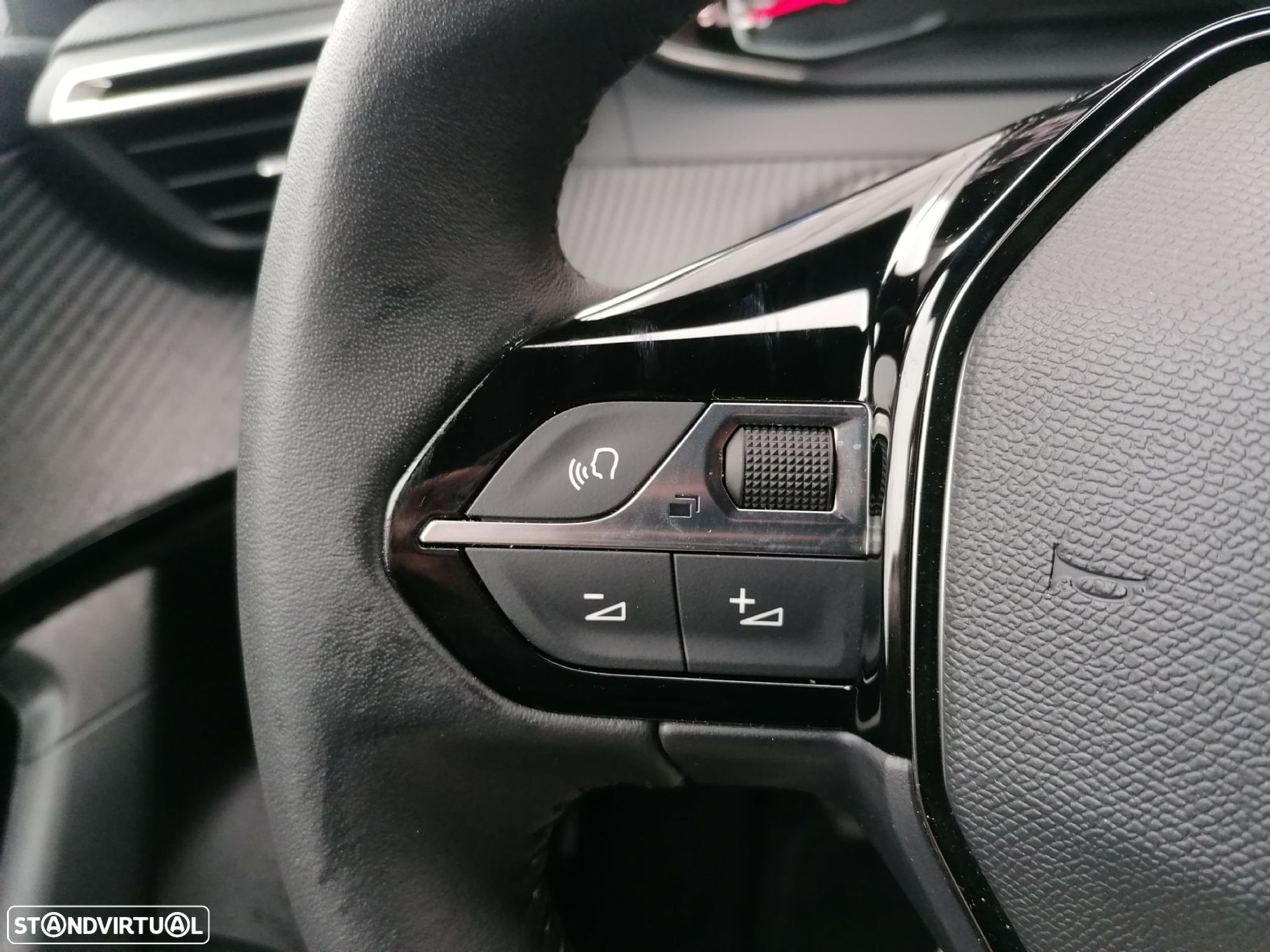 Peugeot 2008 1.2 PureTech Allure Pack - 15