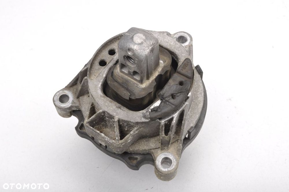 BMW 3 F34 335d 3.0 PODUSZKA SILNIKA PRAWA - 3