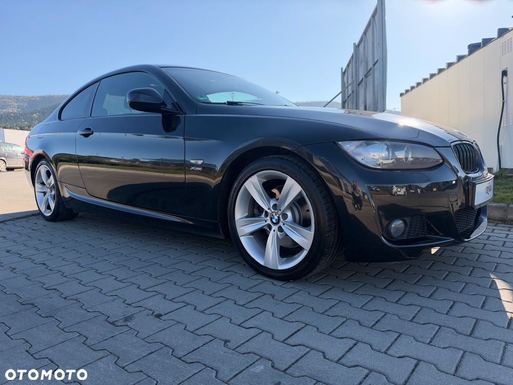 BMW Seria 3 330i xDrive M Sport Edition - 1