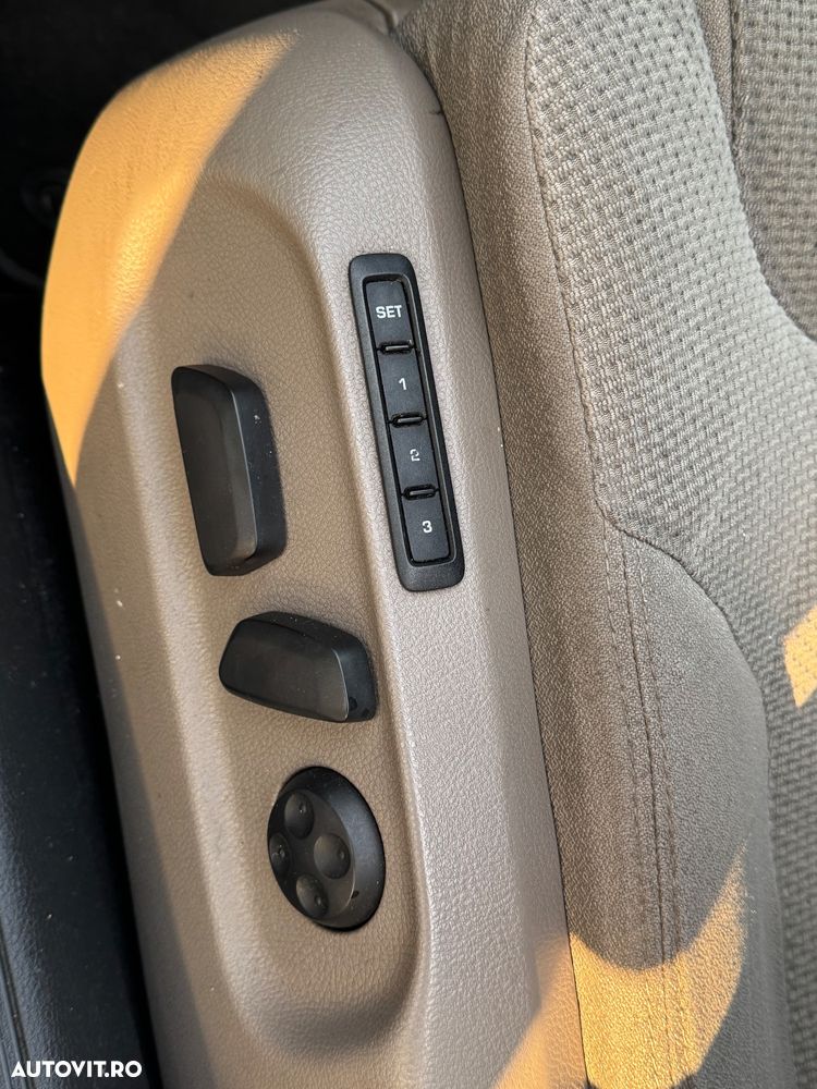 Volkswagen Passat - 8