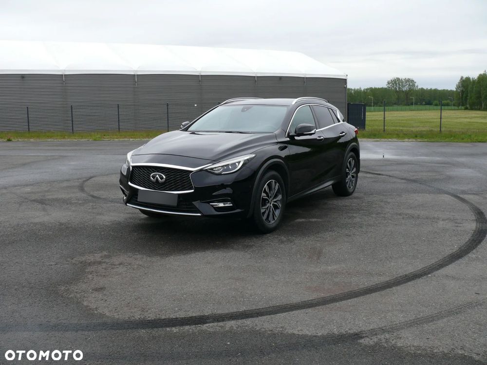 Infiniti QX30 - 1
