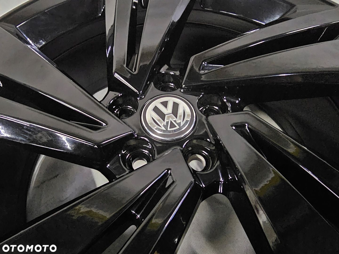 FELGI KOŁA VW T-CROSS 2GM601025H 7x18 ET39 - 5