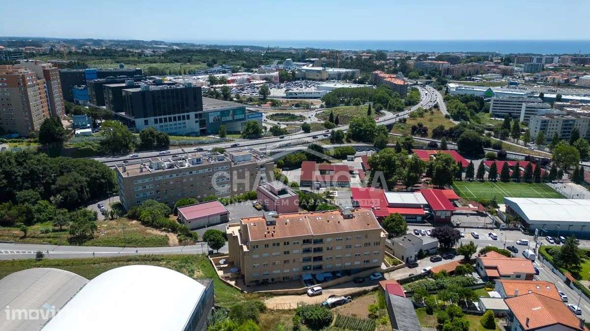 Fantástico Apartamento T2+1 com Garagem Fechada - Gaia - Grande imagem: 4/18